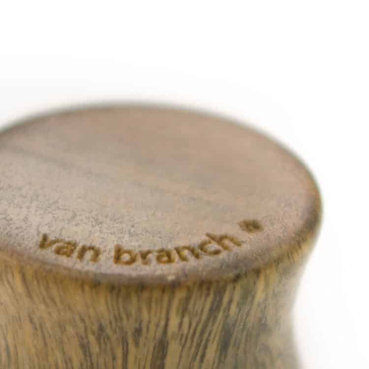 van branch -Holz Plug Bär Ebenholz - van branch - Branding Detail