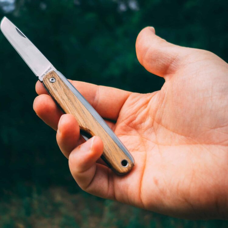 The James Brand THE COUNTY - White Oak + Stainless Taschenmesser